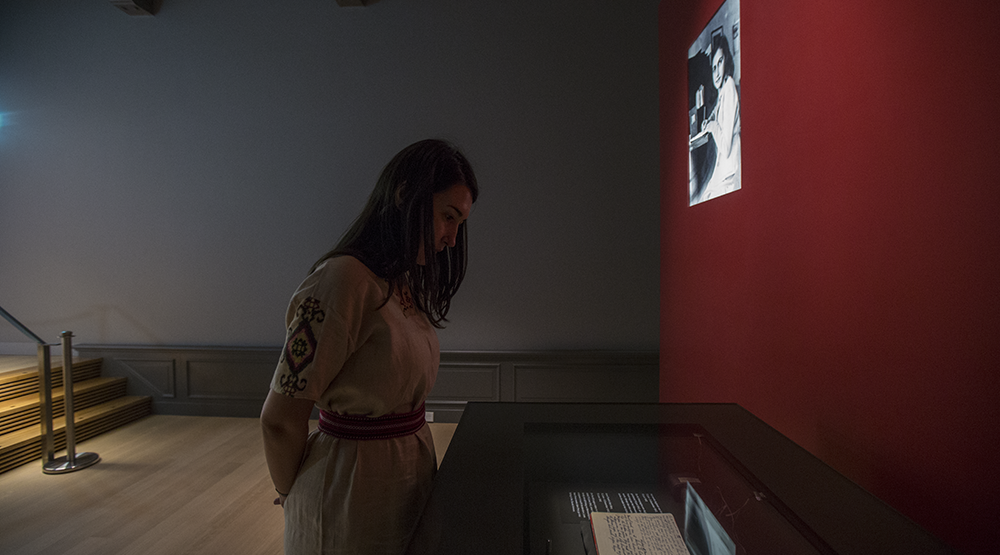 Klimaatbeheersing vitrine dagboek Anne Frank - Fotocollectie: Anne Frank Stichting, Amsterdam - foto: Cris Toala Olivares